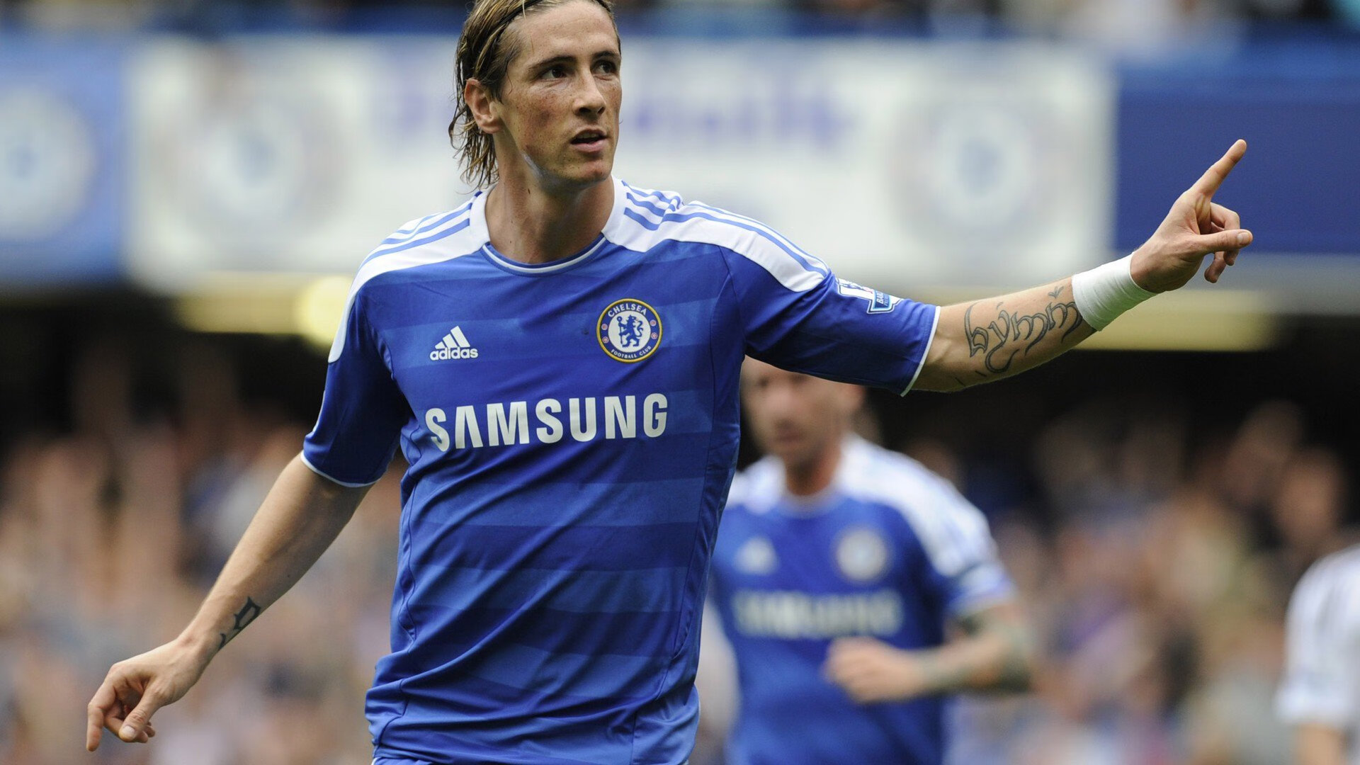 曼联主场反弹,老将挺身救主,曼联出场