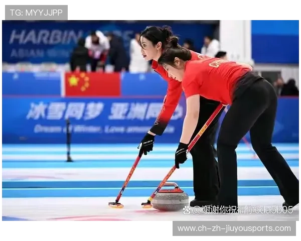 冰壶赛末局最后一石定胜负，慢镜头成经典回放