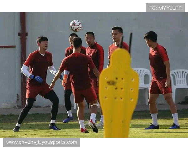 国足球员训练强度持续增加，中国足球队训练