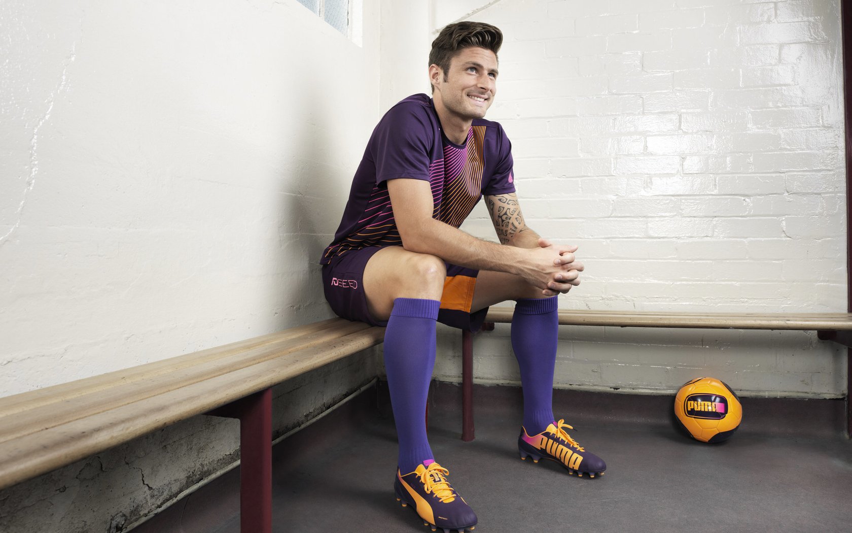 九游官网下载-体操世界冠军回访母校开展励志讲座，体操世界冠军视频