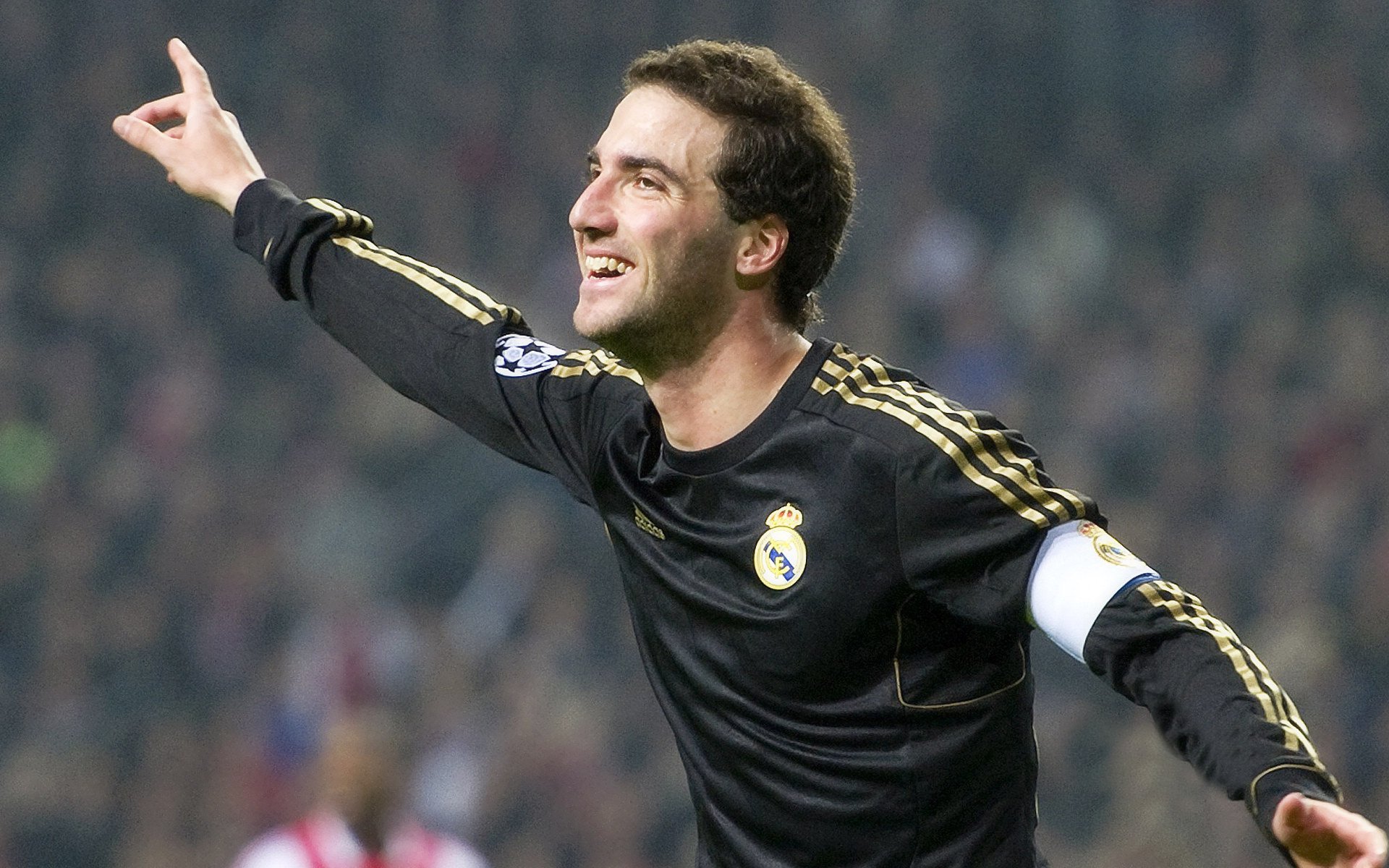 JIUYOU GAMING-“伊万·戈梅斯的全能表现，帮助美洲狮队在全球橄榄球舞台崭露头角”